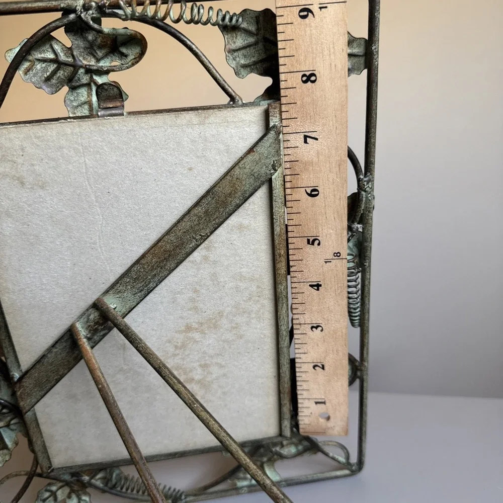 Vintage Verde Green Metal Ivy Leaf Grapes Photo Frame Fits 7.5